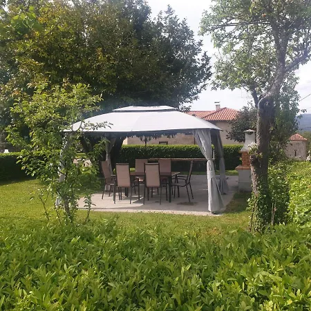 乡村民宿 Rectoral Santa Baia Boimorto (Ourense)